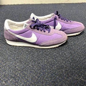 Vintage Nike Cortez in purple